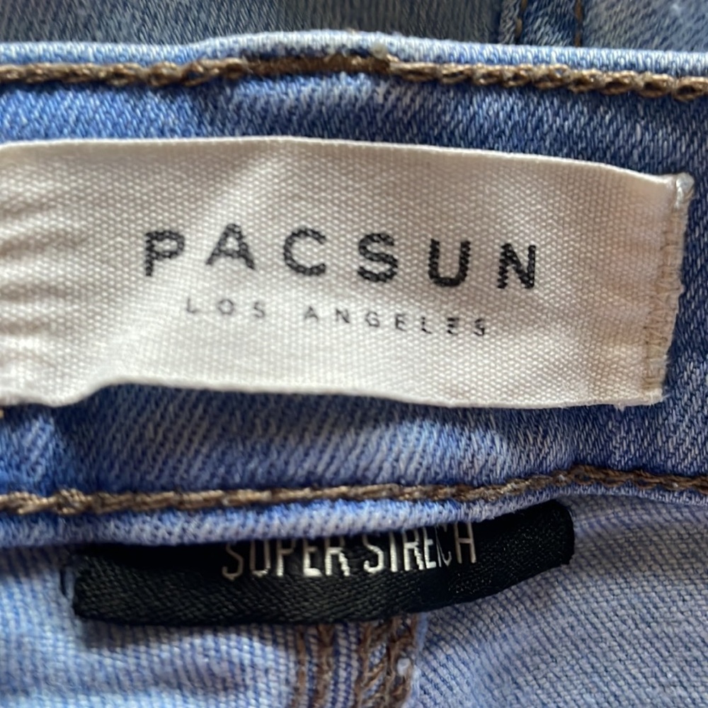 Distressed Jeans - Picture 5 of 6